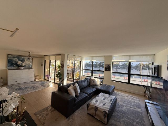 11 SUNSET DRIVE 105, Sarasota, FL 34236