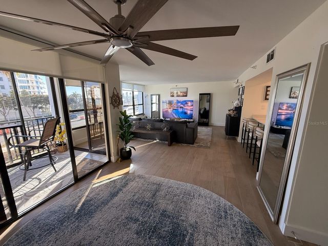 11 SUNSET DRIVE 105, Sarasota, FL 34236