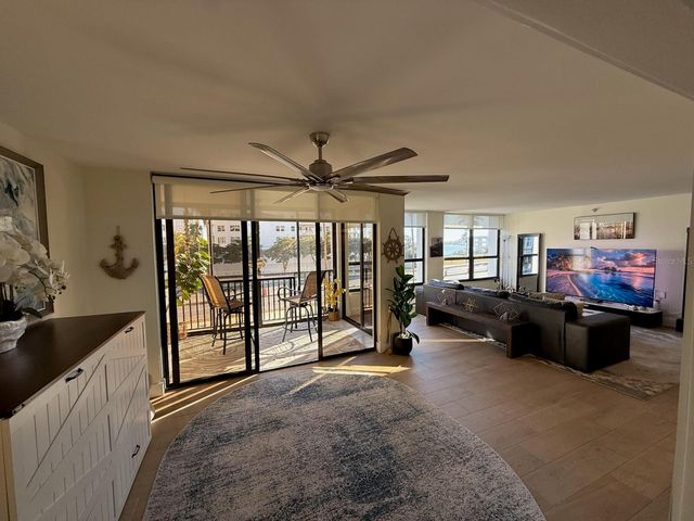 11 SUNSET DRIVE 105, Sarasota, FL 34236