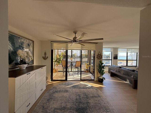 11 SUNSET DRIVE 105, Sarasota, FL 34236