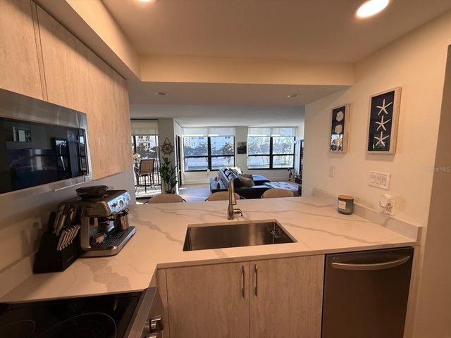 11 SUNSET DRIVE 105, Sarasota, FL 34236