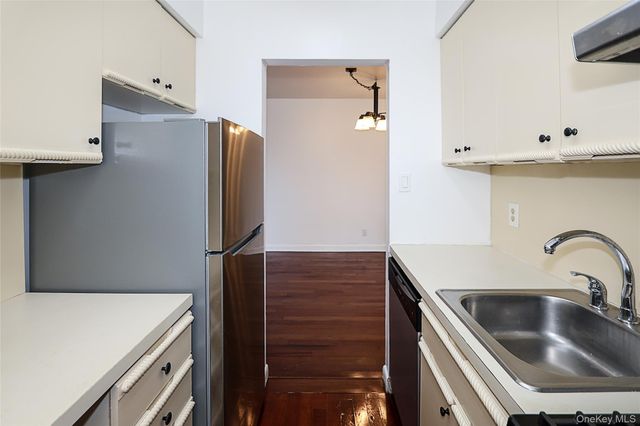 47-22 215 Place 2C, Bayside, NY 11361