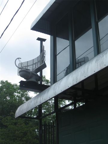 1110 Winbern Street, Houston, TX 77004