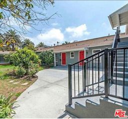 852 11th Street D, Santa Monica, CA 90403
