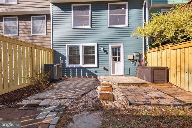 1548 POPLAR GROVE DR, Reston, VA 20194