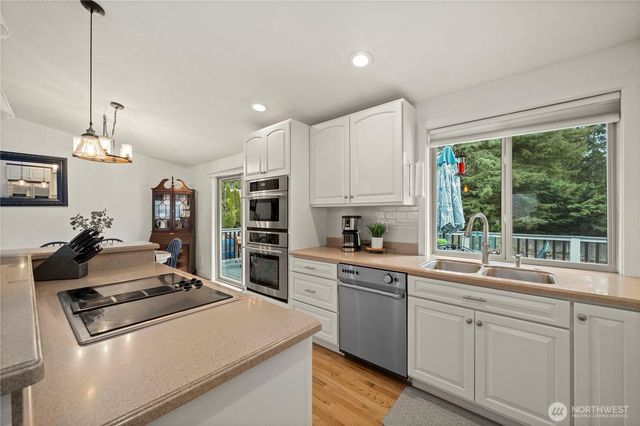 21503 SE 266th Street, Maple Valley, WA 98038