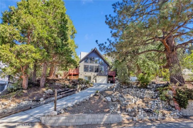 1074 Yellowstone Drive, Wrightwood, CA 92397