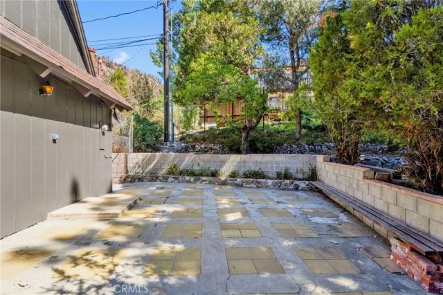 1074 Yellowstone Drive, Wrightwood, CA 92397