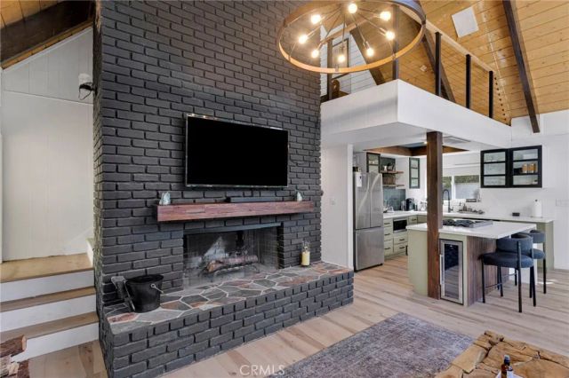 1074 Yellowstone Drive, Wrightwood, CA 92397