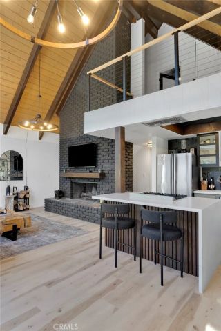 1074 Yellowstone Drive, Wrightwood, CA 92397