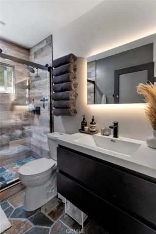 1074 Yellowstone Drive, Wrightwood, CA 92397