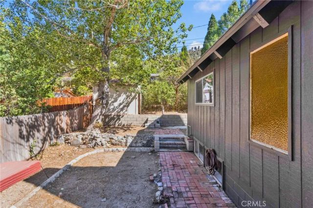1074 Yellowstone Drive, Wrightwood, CA 92397