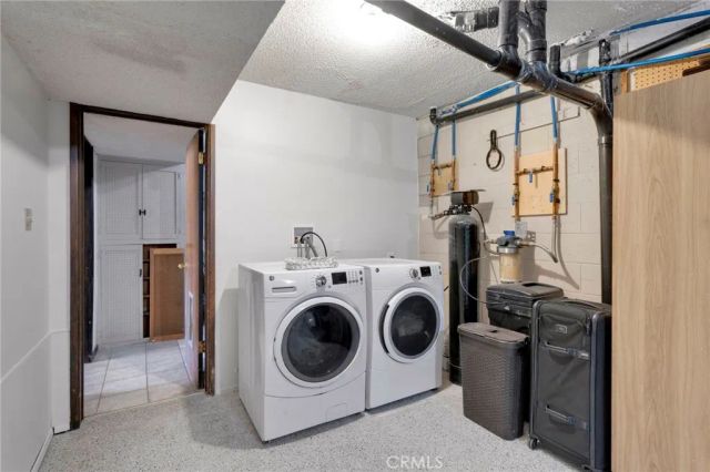 1074 Yellowstone Drive, Wrightwood, CA 92397