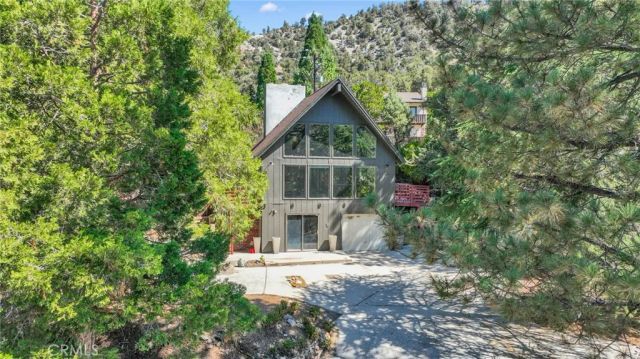 1074 Yellowstone Drive, Wrightwood, CA 92397