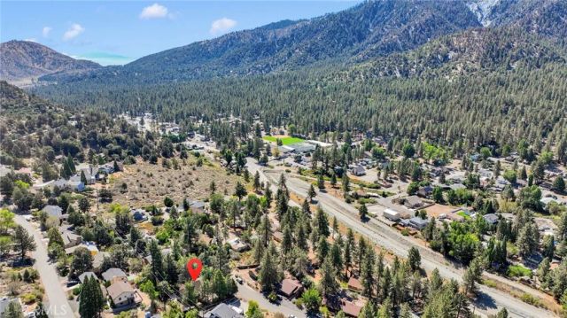 1074 Yellowstone Drive, Wrightwood, CA 92397