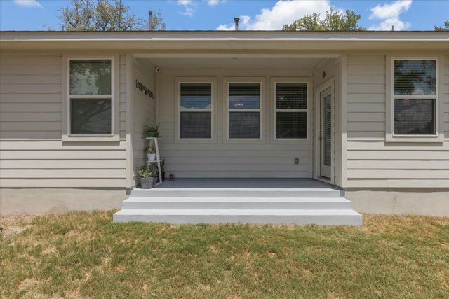 242 Reveille DR, Kyle, TX 78640