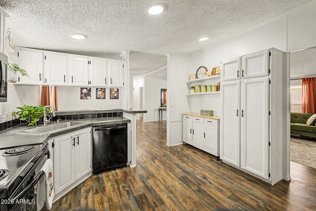 2140 E Michigan Avenue 31, Phoenix, AZ 85022