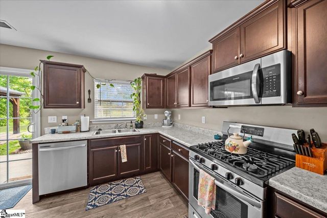 224 Hillendale Way, Pelzer, SC 29669