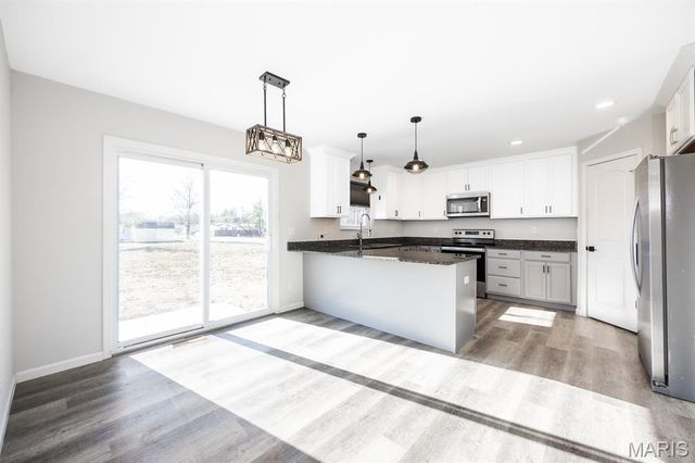 500 Somerset Drive, Granite City, IL 62040