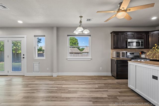 8508 N 102nd East Avenue, Owasso, OK 74055