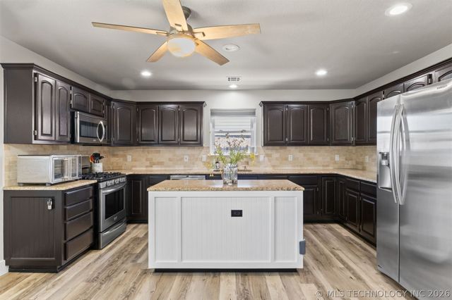 8508 N 102nd East Avenue, Owasso, OK 74055