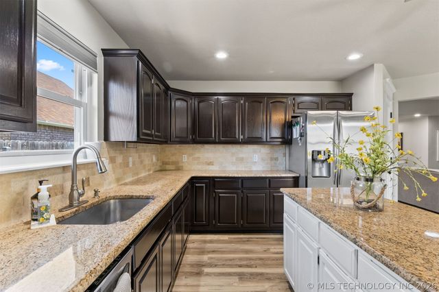 8508 N 102nd East Avenue, Owasso, OK 74055
