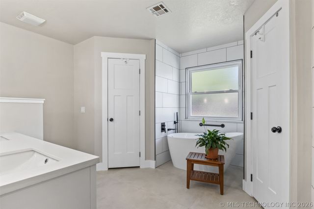 8508 N 102nd East Avenue, Owasso, OK 74055