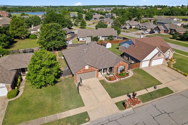 8508 N 102nd East Avenue, Owasso, OK 74055