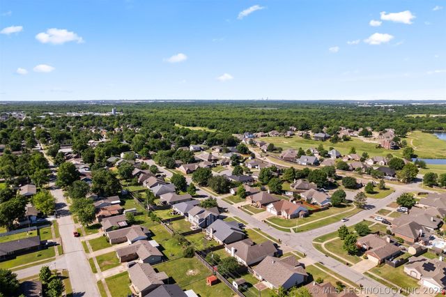 8508 N 102nd East Avenue, Owasso, OK 74055