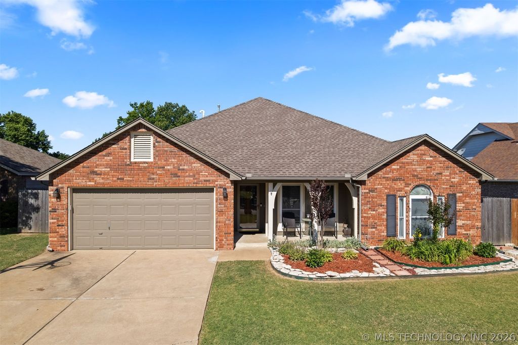 8508 N 102nd East Avenue, Owasso, OK 74055