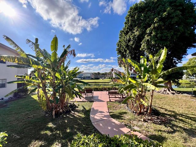 204 Bedford H, West Palm Beach, FL 33417