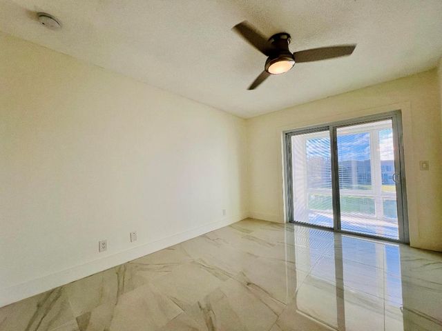 204 Bedford H, West Palm Beach, FL 33417