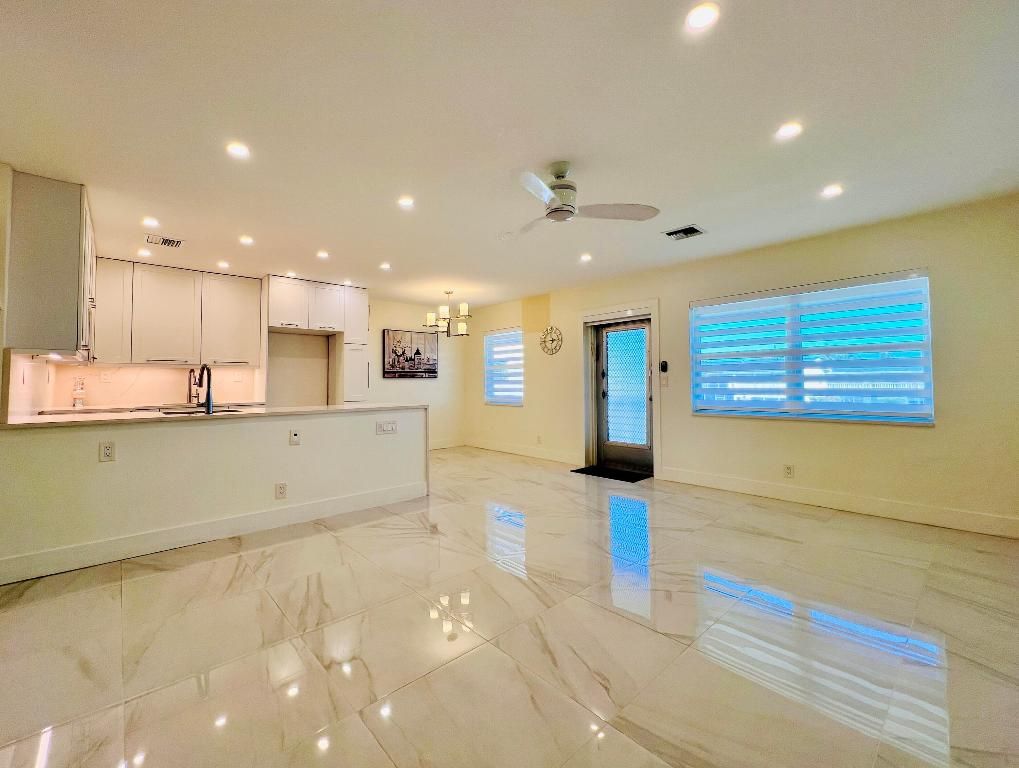 204 Bedford H, West Palm Beach, FL 33417