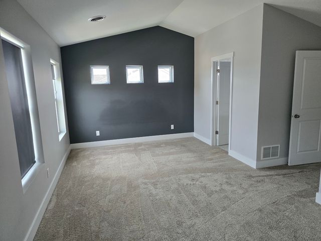 600 17th Avenue, Silvis, IL 61282