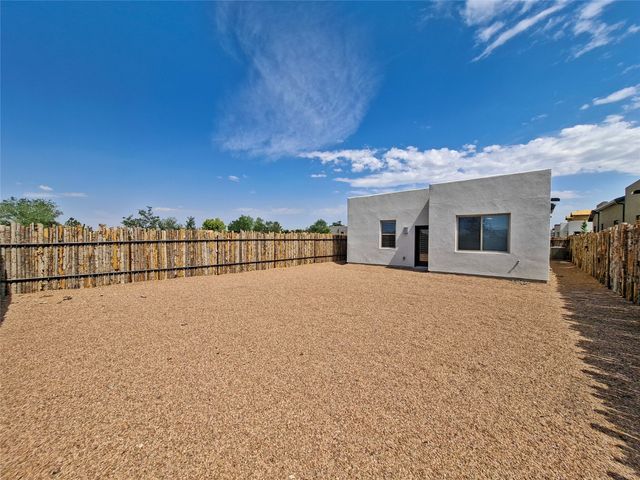 4069 Fairly, Santa Fe, NM 87507