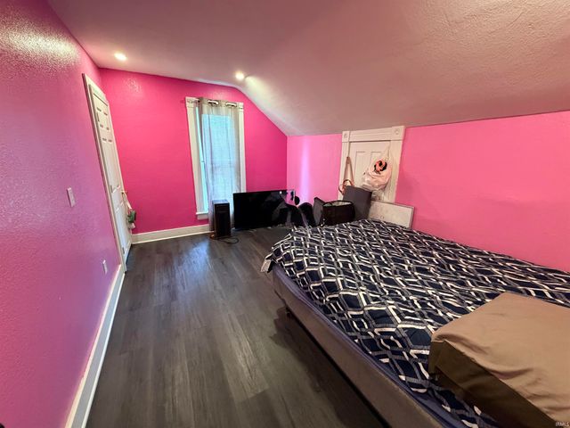 2737 Hoagland Avenue, Fort Wayne, IN 46807