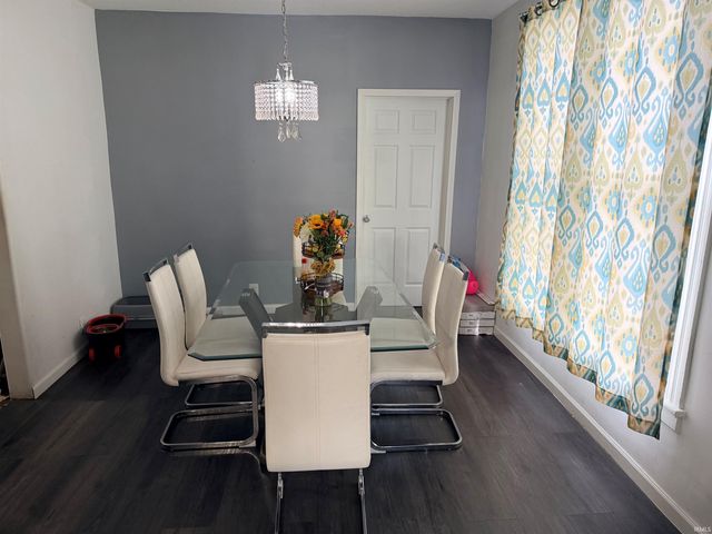 2737 Hoagland Avenue, Fort Wayne, IN 46807