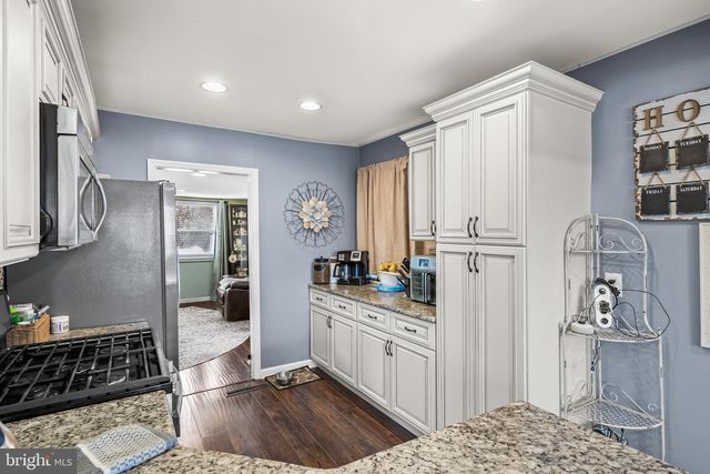 321 MAY AVE, West Deptford, NJ 08096