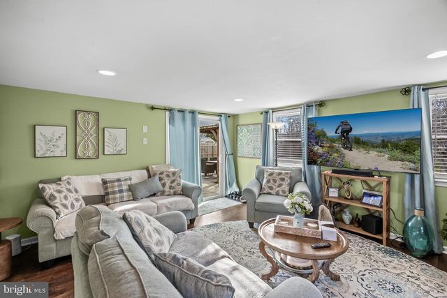 321 MAY AVE, West Deptford, NJ 08096