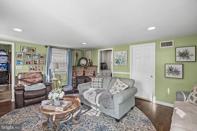 321 MAY AVE, West Deptford, NJ 08096