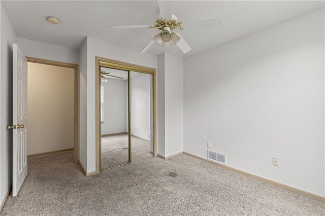15521 E 48th Street, Kansas City, MO 64136