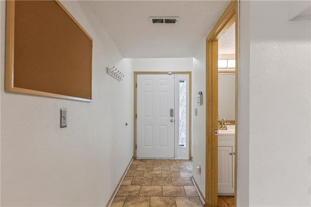 15521 E 48th Street, Kansas City, MO 64136
