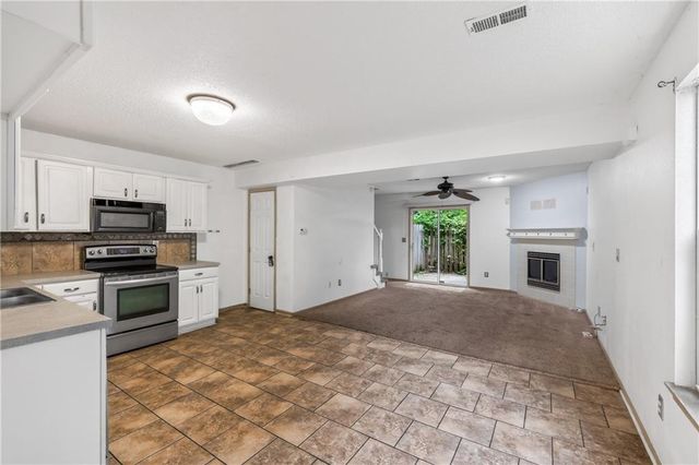 15521 E 48th Street, Kansas City, MO 64136
