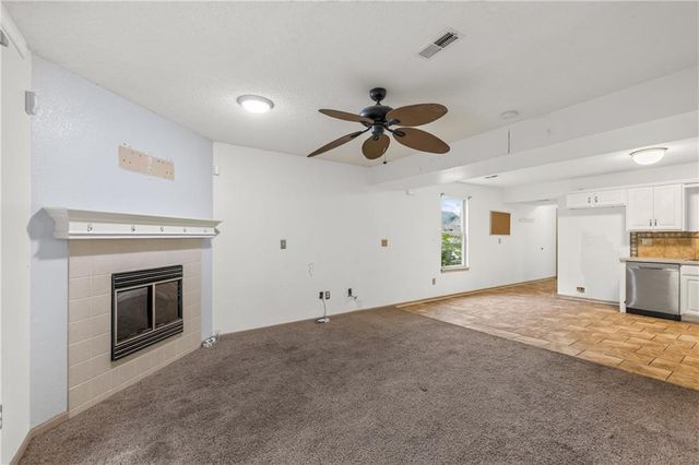 15521 E 48th Street, Kansas City, MO 64136