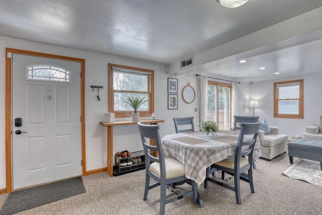 4857 N Navajo AVENUE, Glendale, WI 53217