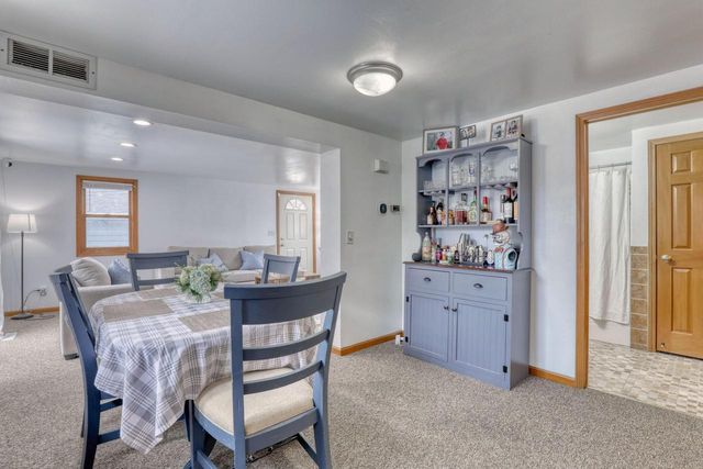 4857 N Navajo AVENUE, Glendale, WI 53217