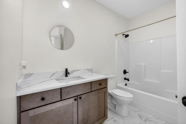 6873 Genesis Way, Bettendorf, IA 52772