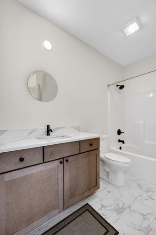 6873 Genesis Way, Bettendorf, IA 52772