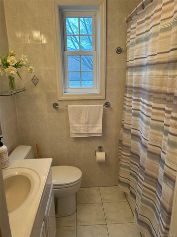 223-24 65 Ave A, Bayside, NY 11364