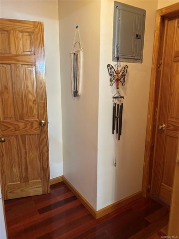 223-24 65 Ave A, Bayside, NY 11364